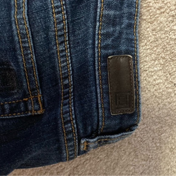 Liz Claiborne Classic Fit Straight Jeans - Picture 5 of 6